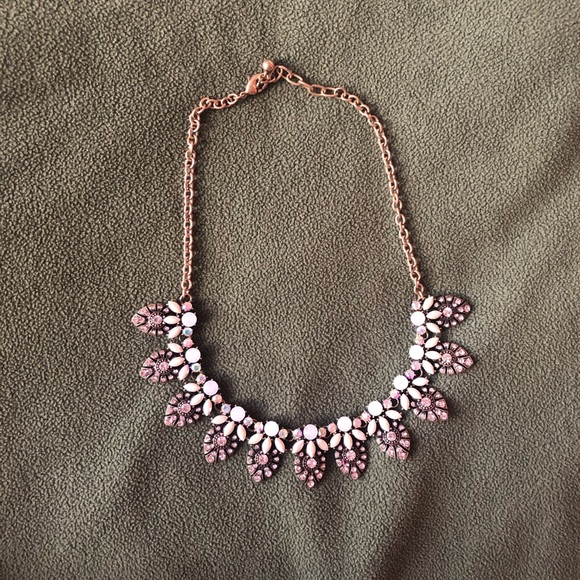 Beautiful Statement Necklace - Picture 3 of 3